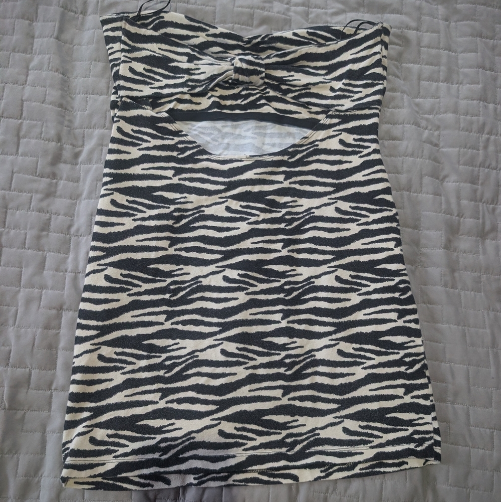 Urban Behavior Strapless Zebra Pattern Dress - Picture 2 of 7